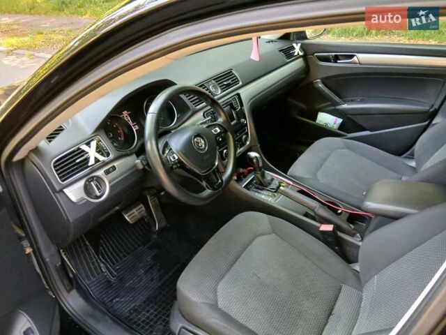 Черный Фольксваген Пассат, объемом двигателя 1.8 л и пробегом 322 тыс. км за 8500 $, фото 12 на Automoto.ua