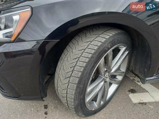 Черный Фольксваген Пассат, объемом двигателя 1.8 л и пробегом 150 тыс. км за 13500 $, фото 2 на Automoto.ua