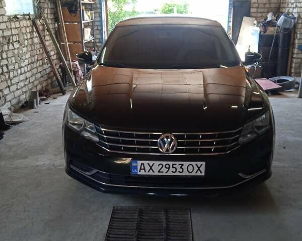 Черный Фольксваген Пассат, объемом двигателя 1.8 л и пробегом 175 тыс. км за 12500 $, фото 2 на Automoto.ua