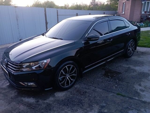 Чорний Фольксваген Пассат, об'ємом двигуна 1.8 л та пробігом 156 тис. км за 12500 $, фото 3 на Automoto.ua