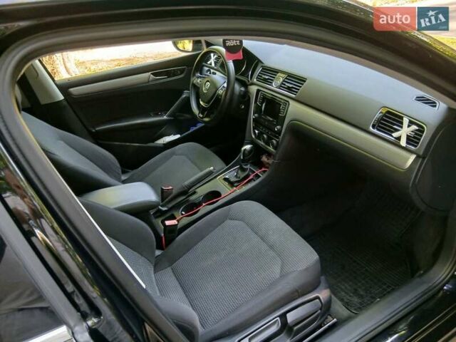 Черный Фольксваген Пассат, объемом двигателя 1.8 л и пробегом 322 тыс. км за 8500 $, фото 11 на Automoto.ua