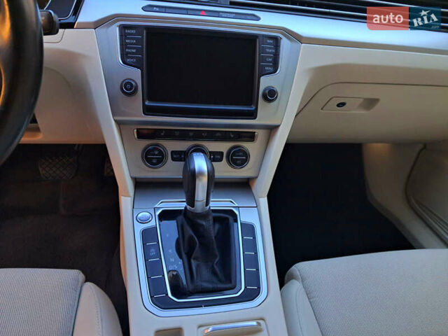 Чорний Фольксваген Пассат, об'ємом двигуна 2 л та пробігом 215 тис. км за 17300 $, фото 34 на Automoto.ua