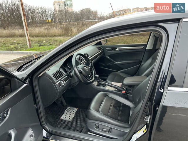 Черный Фольксваген Пассат, объемом двигателя 1.8 л и пробегом 179 тыс. км за 12700 $, фото 3 на Automoto.ua