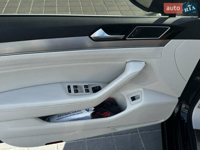 Черный Фольксваген Пассат, объемом двигателя 1.97 л и пробегом 290 тыс. км за 17299 $, фото 14 на Automoto.ua