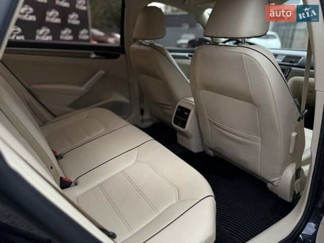 Черный Фольксваген Пассат, объемом двигателя 1.98 л и пробегом 124 тыс. км за 15990 $, фото 5 на Automoto.ua