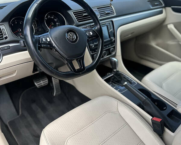 Чорний Фольксваген Пассат, об'ємом двигуна 1.8 л та пробігом 183 тис. км за 13899 $, фото 8 на Automoto.ua