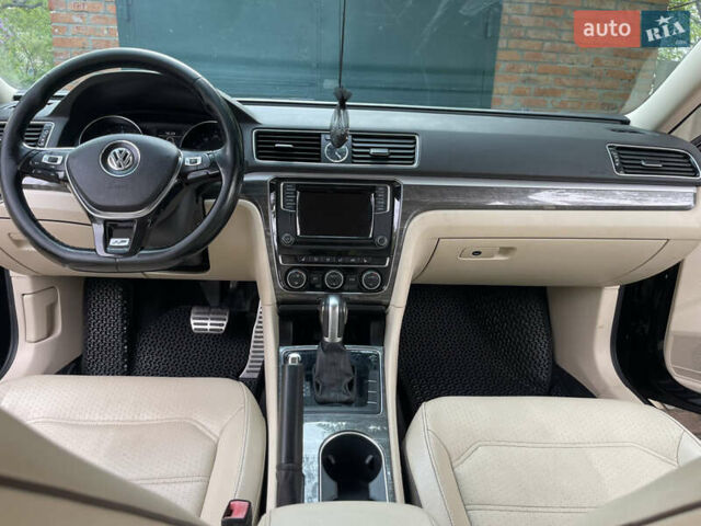 Черный Фольксваген Пассат, объемом двигателя 1.8 л и пробегом 149 тыс. км за 12500 $, фото 26 на Automoto.ua