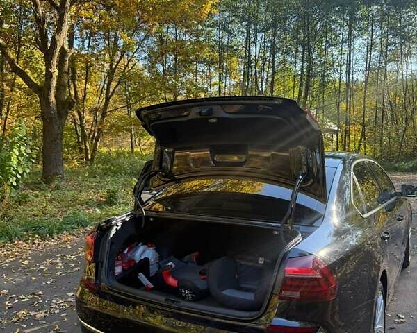 Фольксваген Пассат 2017 в Трускавце на Automoto.ua Черный Фольксваген Пассат, объемом двигателя 1.8 л и пробегом 189 тыс. км за 16500 $, фото 3 на Automoto.ua