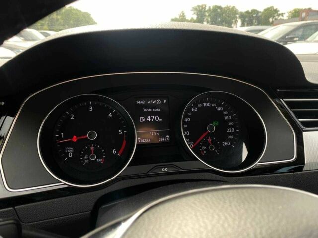 Черный Фольксваген Пассат, объемом двигателя 1.6 л и пробегом 313 тыс. км за 13490 $, фото 13 на Automoto.ua