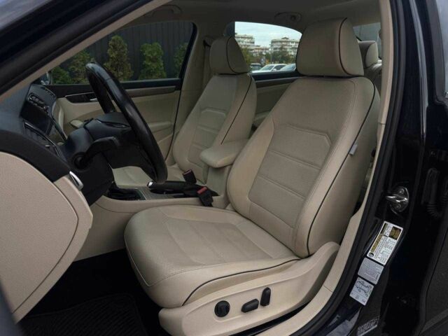 Чорний Фольксваген Пассат, об'ємом двигуна 2 л та пробігом 154 тис. км за 14700 $, фото 12 на Automoto.ua