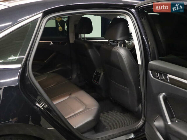 Черный Фольксваген Пассат, объемом двигателя 1.8 л и пробегом 140 тыс. км за 15799 $, фото 14 на Automoto.ua