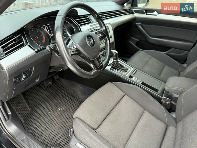 Черный Фольксваген Пассат, объемом двигателя 1.6 л и пробегом 313 тыс. км за 12500 $, фото 42 на Automoto.ua