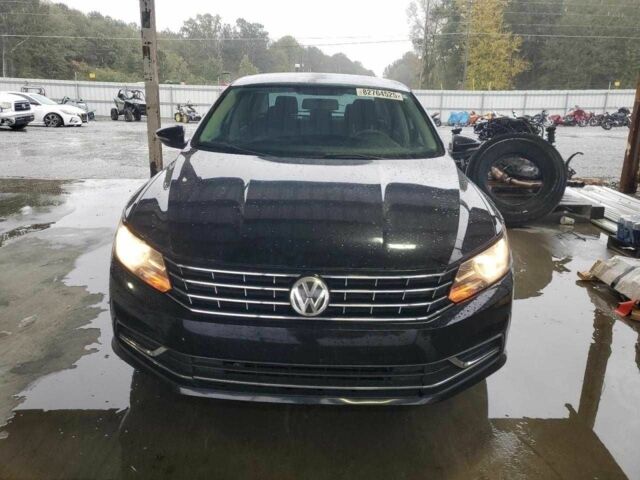 Черный Фольксваген Пассат, объемом двигателя 1.8 л и пробегом 133 тыс. км за 2000 $, фото 4 на Automoto.ua