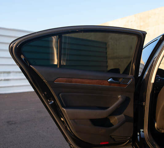 Черный Фольксваген Пассат, объемом двигателя 1.8 л и пробегом 110 тыс. км за 23500 $, фото 25 на Automoto.ua