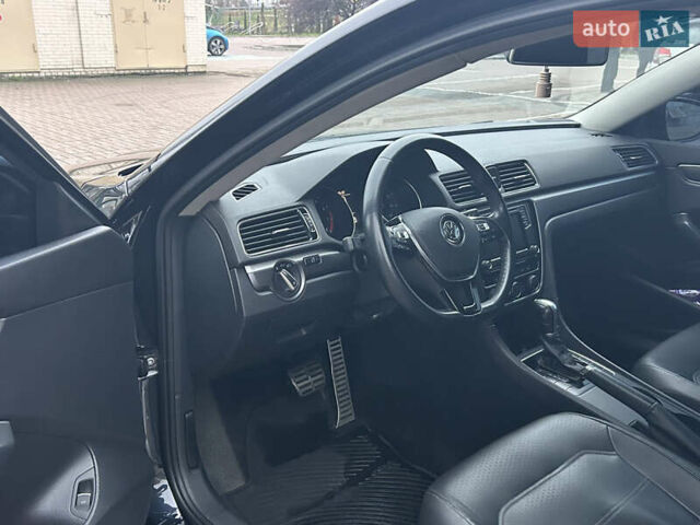 Черный Фольксваген Пассат, объемом двигателя 1.8 л и пробегом 127 тыс. км за 14000 $, фото 23 на Automoto.ua