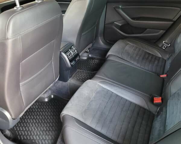 Черный Фольксваген Пассат, объемом двигателя 1.97 л и пробегом 111 тыс. км за 26900 $, фото 7 на Automoto.ua