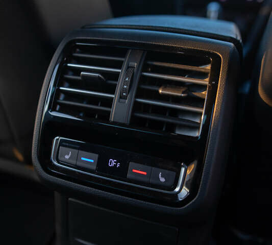 Черный Фольксваген Пассат, объемом двигателя 1.8 л и пробегом 110 тыс. км за 23500 $, фото 26 на Automoto.ua