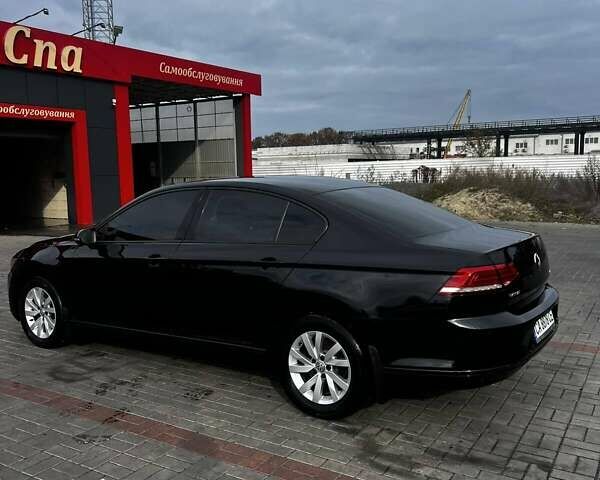 Черный Фольксваген Пассат, объемом двигателя 1.97 л и пробегом 179 тыс. км за 18000 $, фото 4 на Automoto.ua