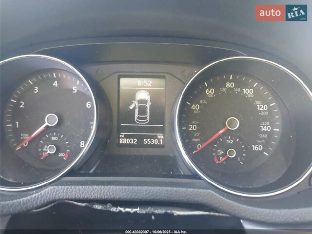 Черный Фольксваген Пассат, объемом двигателя 1.8 л и пробегом 88 тыс. км за 2000 $, фото 5 на Automoto.ua