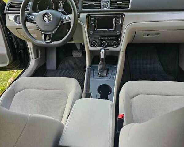 Чорний Фольксваген Пассат, об'ємом двигуна 1.8 л та пробігом 135 тис. км за 12500 $, фото 9 на Automoto.ua