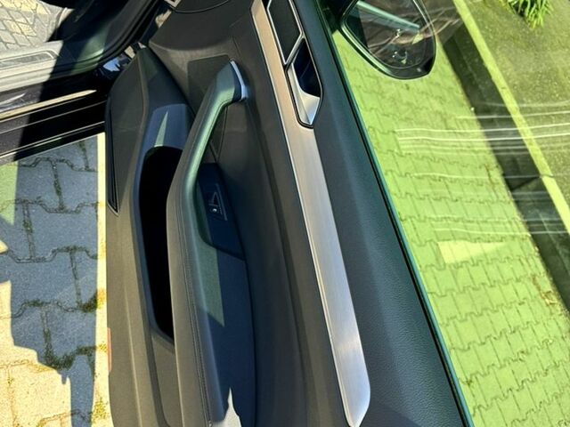 Чорний Фольксваген Пассат, об'ємом двигуна 2 л та пробігом 230 тис. км за 18800 $, фото 8 на Automoto.ua