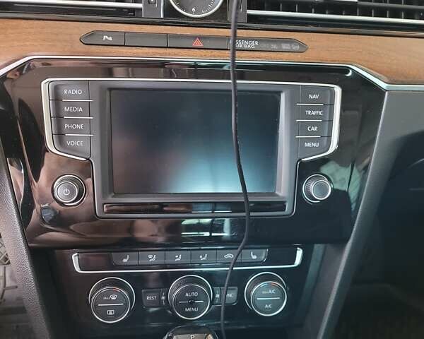 Черный Фольксваген Пассат, объемом двигателя 1.97 л и пробегом 111 тыс. км за 26900 $, фото 9 на Automoto.ua