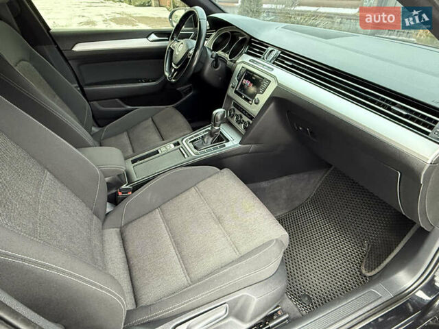 Черный Фольксваген Пассат, объемом двигателя 1.6 л и пробегом 313 тыс. км за 12500 $, фото 55 на Automoto.ua