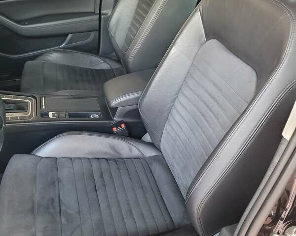 Черный Фольксваген Пассат, объемом двигателя 1.97 л и пробегом 111 тыс. км за 26900 $, фото 4 на Automoto.ua