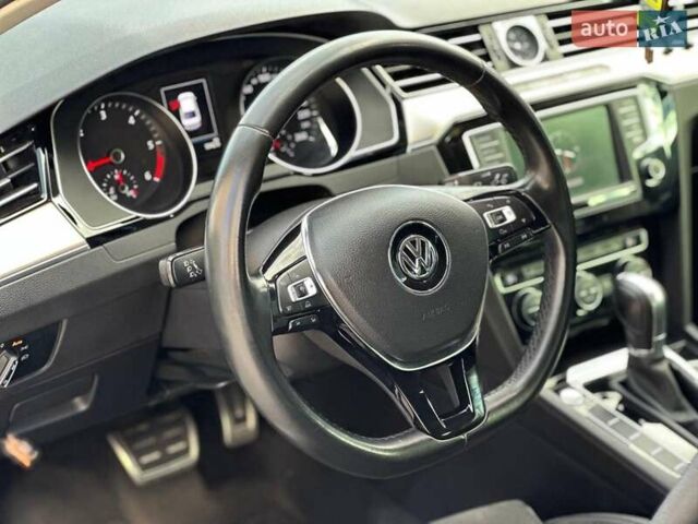 Черный Фольксваген Пассат, объемом двигателя 2 л и пробегом 181 тыс. км за 21990 $, фото 25 на Automoto.ua