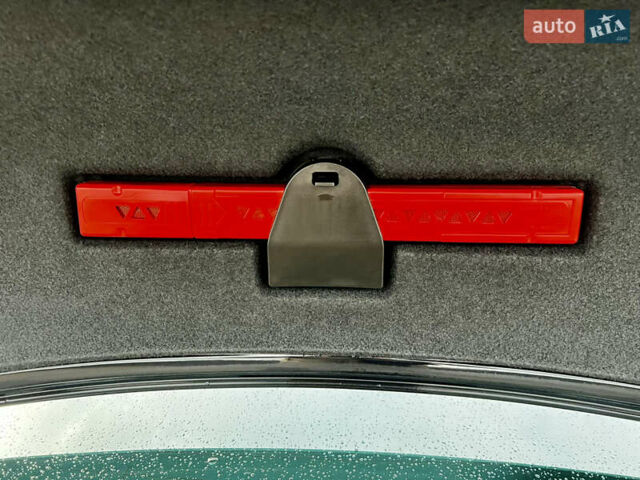 Черный Фольксваген Пассат, объемом двигателя 1.97 л и пробегом 306 тыс. км за 14750 $, фото 51 на Automoto.ua