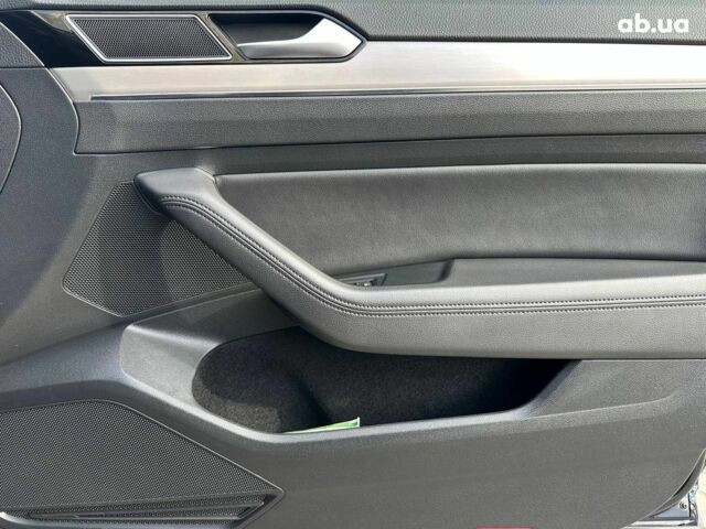 Чорний Фольксваген Пассат, об'ємом двигуна 2 л та пробігом 181 тис. км за 21990 $, фото 23 на Automoto.ua