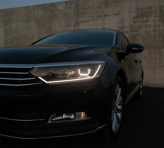 Черный Фольксваген Пассат, объемом двигателя 1.8 л и пробегом 110 тыс. км за 23500 $, фото 10 на Automoto.ua