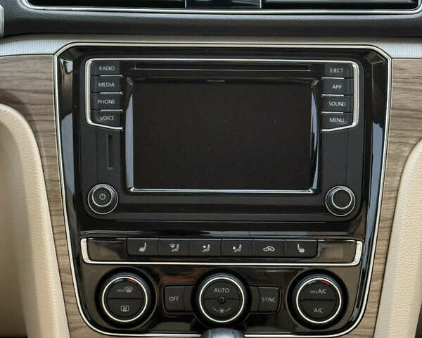 Черный Фольксваген Пассат, объемом двигателя 1.98 л и пробегом 112 тыс. км за 15200 $, фото 29 на Automoto.ua