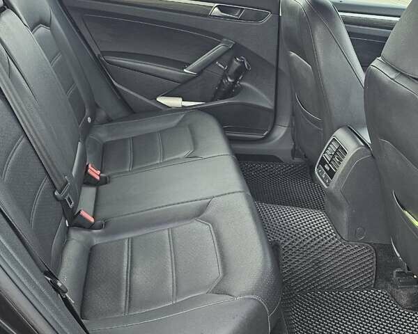 Черный Фольксваген Пассат, объемом двигателя 1.98 л и пробегом 200 тыс. км за 10800 $, фото 15 на Automoto.ua