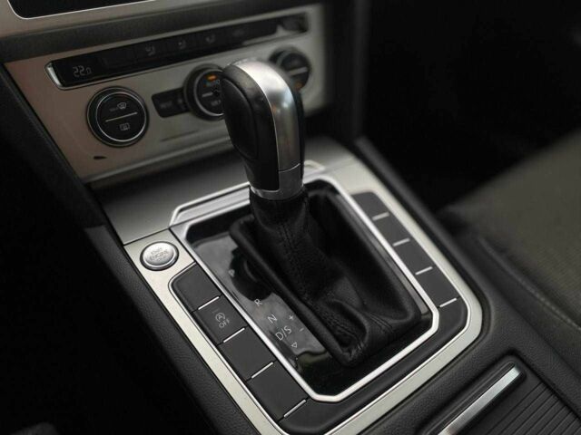 Черный Фольксваген Пассат, объемом двигателя 1.6 л и пробегом 313 тыс. км за 13490 $, фото 17 на Automoto.ua