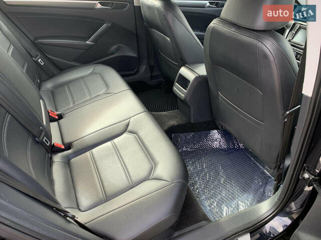 Черный Фольксваген Пассат, объемом двигателя 2 л и пробегом 261 тыс. км за 13200 $, фото 19 на Automoto.ua