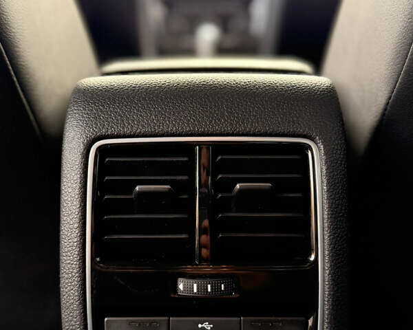 Чорний Фольксваген Пассат, об'ємом двигуна 1.8 л та пробігом 153 тис. км за 14800 $, фото 9 на Automoto.ua