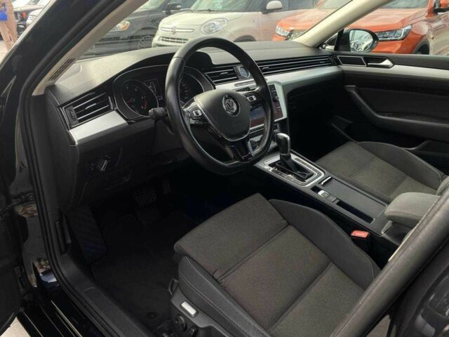 Черный Фольксваген Пассат, объемом двигателя 1.6 л и пробегом 313 тыс. км за 13490 $, фото 18 на Automoto.ua