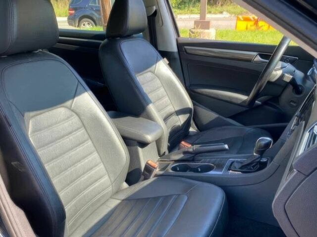 Черный Фольксваген Пассат, объемом двигателя 1.8 л и пробегом 68 тыс. км за 2500 $, фото 6 на Automoto.ua