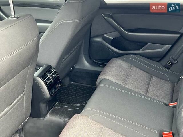 Чорний Фольксваген Пассат, об'ємом двигуна 1.97 л та пробігом 135 тис. км за 20000 $, фото 16 на Automoto.ua