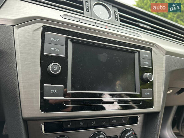 Черный Фольксваген Пассат, объемом двигателя 1.97 л и пробегом 80 тыс. км за 19900 $, фото 49 на Automoto.ua