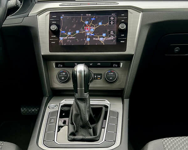 Черный Фольксваген Пассат, объемом двигателя 1.97 л и пробегом 308 тыс. км за 14450 $, фото 55 на Automoto.ua