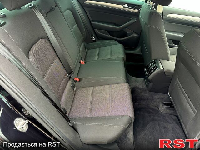 Чорний Фольксваген Пассат, об'ємом двигуна 1.6 л та пробігом 128 тис. км за 16300 $, фото 12 на Automoto.ua