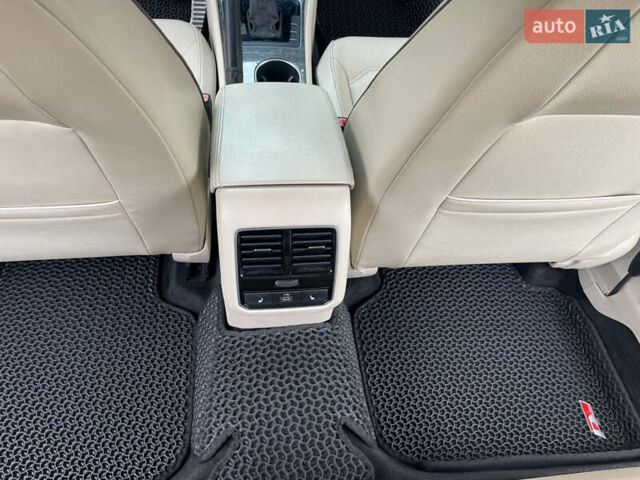 Черный Фольксваген Пассат, объемом двигателя 1.8 л и пробегом 149 тыс. км за 12500 $, фото 25 на Automoto.ua