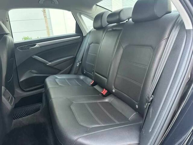 Черный Фольксваген Пассат, объемом двигателя 2 л и пробегом 75 тыс. км за 2300 $, фото 7 на Automoto.ua