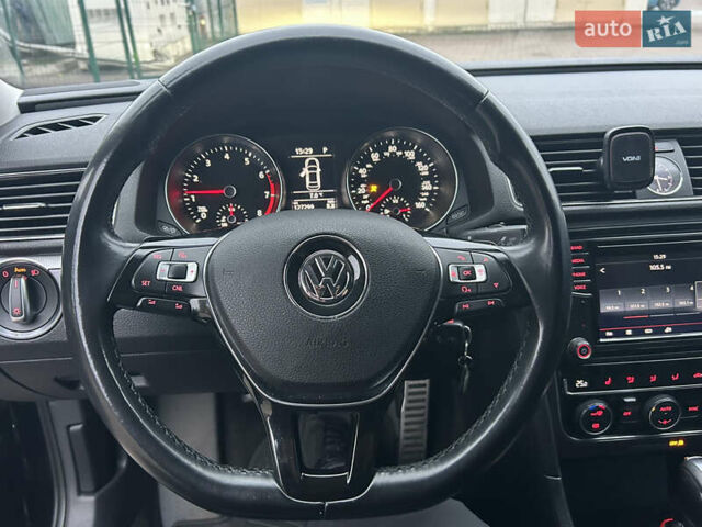 Черный Фольксваген Пассат, объемом двигателя 1.8 л и пробегом 127 тыс. км за 14000 $, фото 28 на Automoto.ua