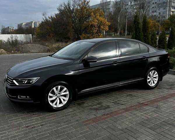 Черный Фольксваген Пассат, объемом двигателя 1.97 л и пробегом 179 тыс. км за 18000 $, фото 3 на Automoto.ua