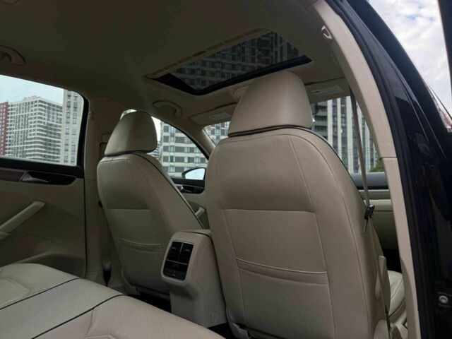 Чорний Фольксваген Пассат, об'ємом двигуна 2 л та пробігом 154 тис. км за 14700 $, фото 18 на Automoto.ua