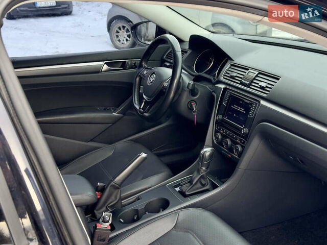 Черный Фольксваген Пассат, объемом двигателя 2 л и пробегом 207 тыс. км за 14300 $, фото 1 на Automoto.ua