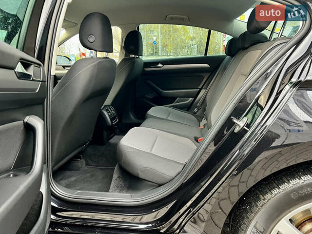 Черный Фольксваген Пассат, объемом двигателя 1.97 л и пробегом 306 тыс. км за 14750 $, фото 47 на Automoto.ua